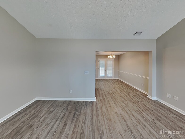 Building Photo - 7128 Hummingbird Ln