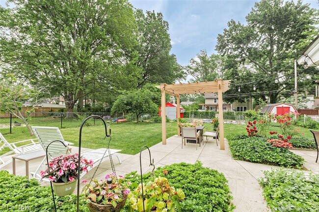 Building Photo - 8279 Westmoor Rd