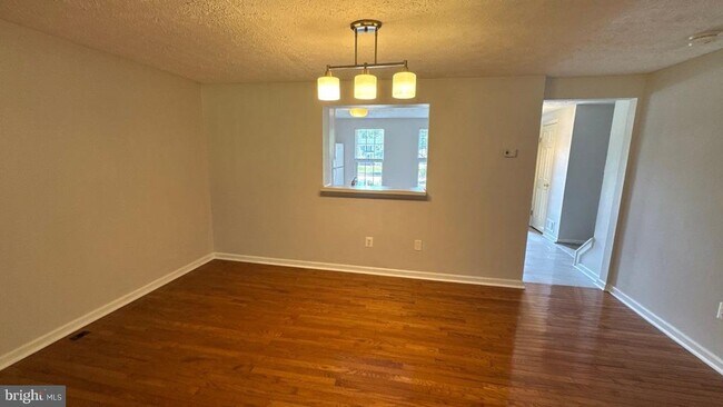 Building Photo - 10802 Beech Creek Dr