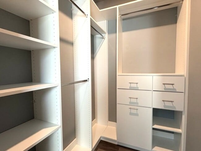 Building Photo - Gorgeous 2 Bedroom Home with Office!