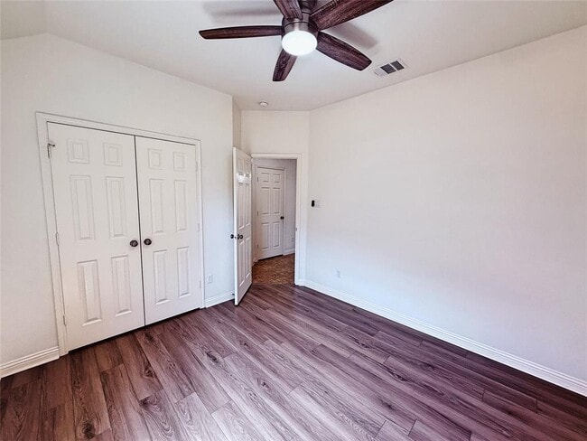 Building Photo - 3500 Esperanza Dr