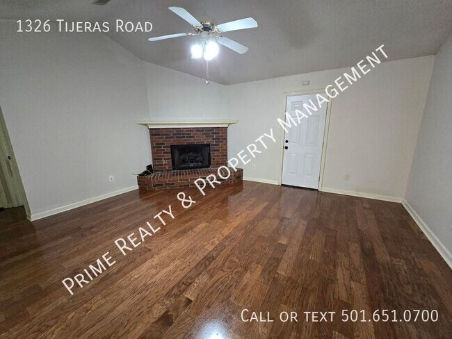 Building Photo - 1326 Tijeras Rd