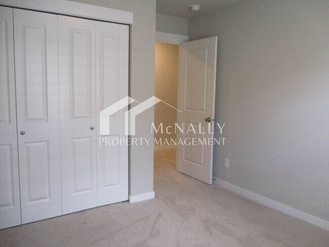 Building Photo - 5-Bedroom Home in Stetson Heights Backing to Greenbelt