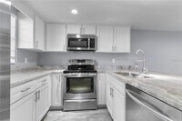 Building Photo - 10132 Lake Oak Cir