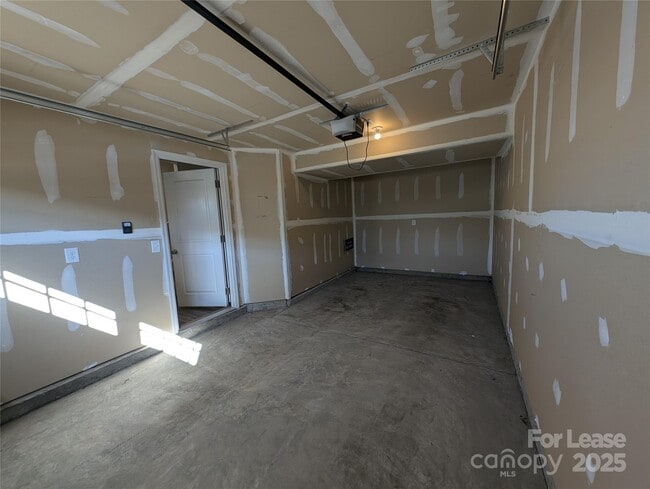 Building Photo - 5020 Winding Jordan Ln