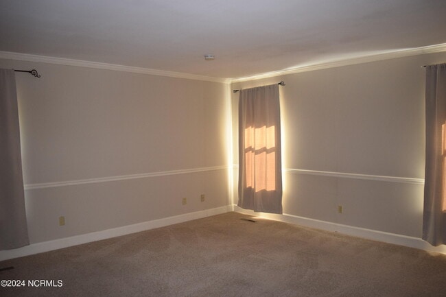 Building Photo - 120 Racquet Ln
