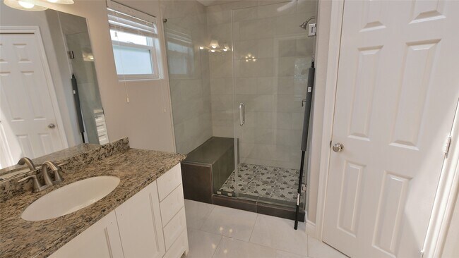 Building Photo - 4315 Field Meadow Dr