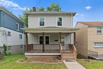 Building Photo - Updated 2 Bedroom Single Family Home In Be...