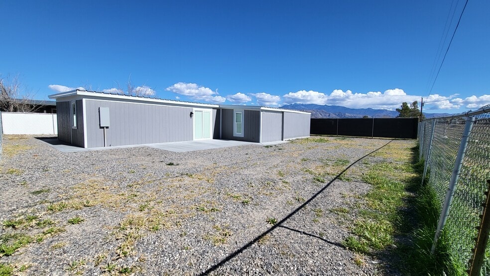 Building Photo - 1611 E Gamebird Rd