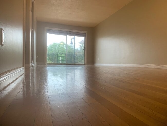 Building Photo - 790 Hyde Park Ave