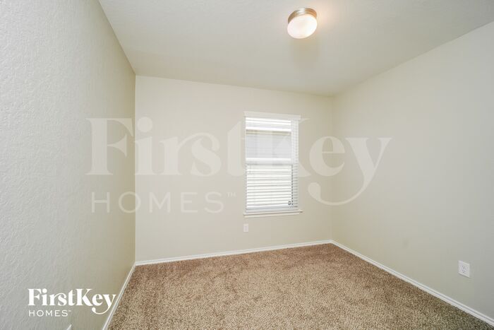 Building Photo - 175 Elderberry