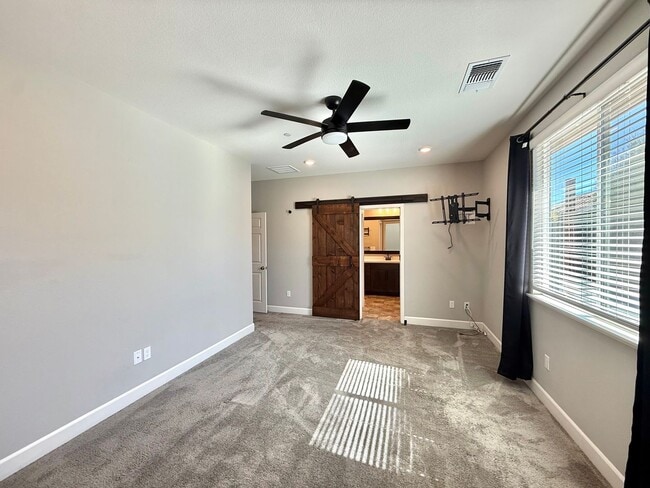 Building Photo - 2925 Walker Way