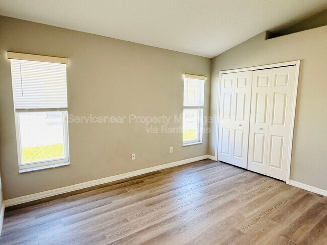 Building Photo - 2506 Oneida Loop