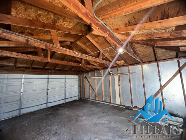 Building Photo - "Beautiful 3-Bedroom Home with Ample Storage in Hammond, IN!"