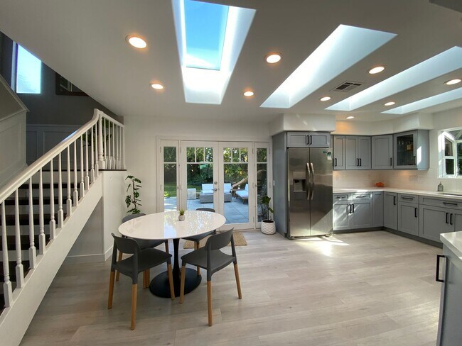 Building Photo - Beautiful 4 Bedroom Carlsbad Home!