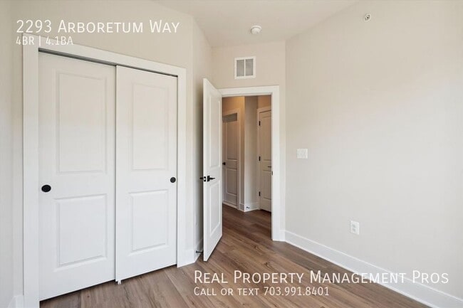 Building Photo - 2293 Arboretum Wy