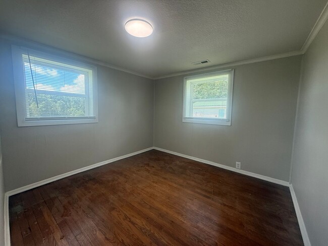 Building Photo - 3 Bedroom 1 Bathroom Home in Greene County...
