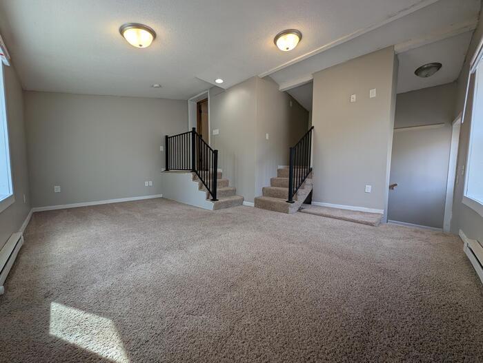 Building Photo - 140 Park St E