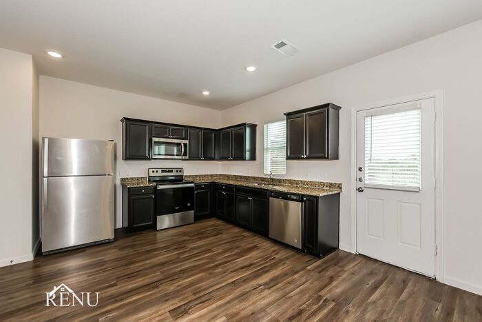 Building Photo - 6008 Mojave Dr