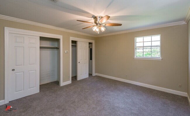 Building Photo - Move in Special 1k off the First Months Rent!