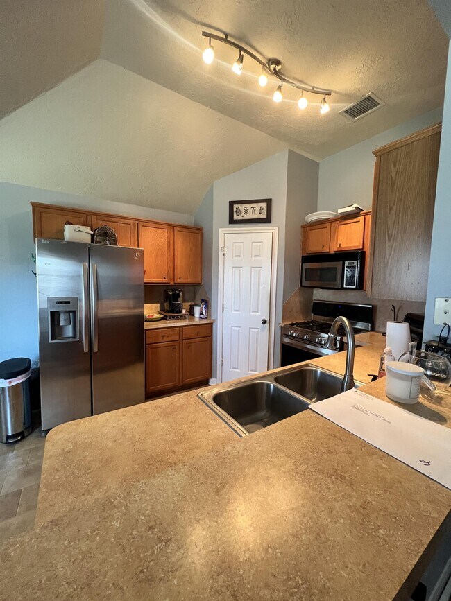 Building Photo - 3933 Tranquil Path Dr