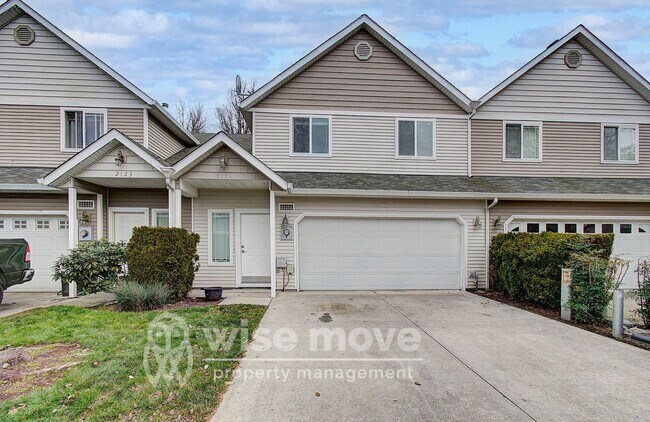 Building Photo - At Home in East Vancouver- 1/2 off First Month!