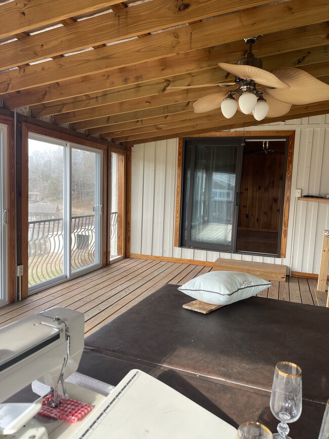 Building Photo - 209 Cedar Crest Ln