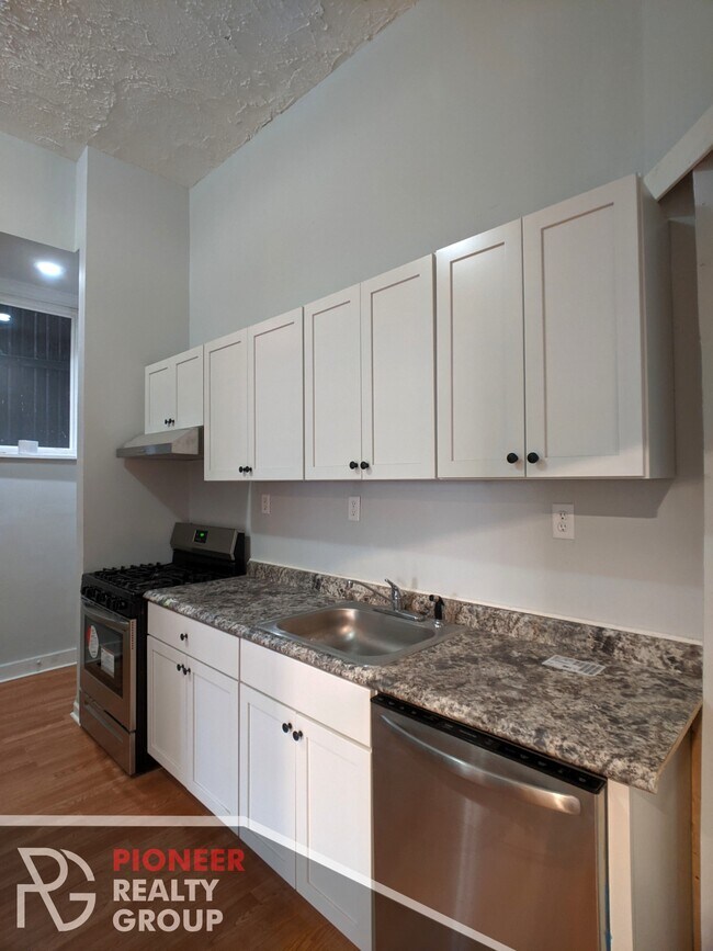 Building Photo - 3542 N Halsted St