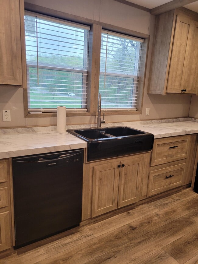 Building Photo - 4052 Saponac Dr
