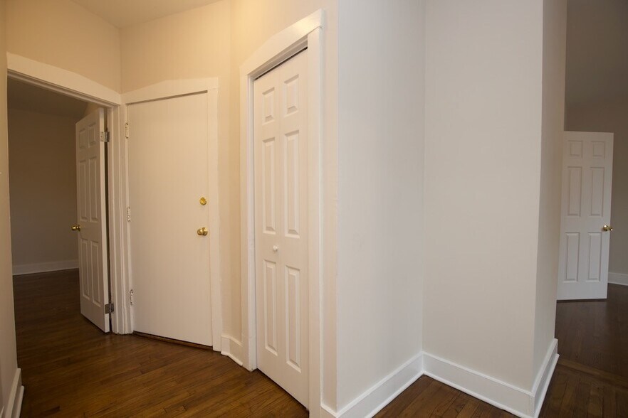 Building Photo - 1534 N Kedzie Ave