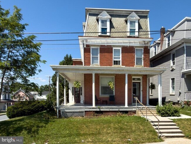 Building Photo - 2838 Booser Ave.