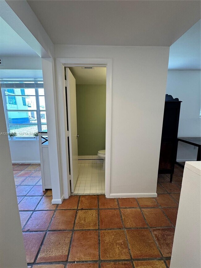 Building Photo - 1460 Ocean Dr