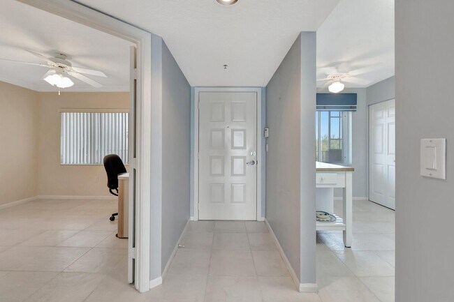 Building Photo - 5810 Crystal Shores Dr