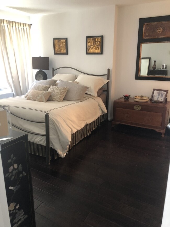 Building Photo - One bedroom Apt in Gold Coast