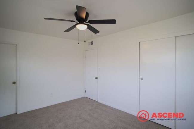 Building Photo - Charming Home in Central Bakersfield!