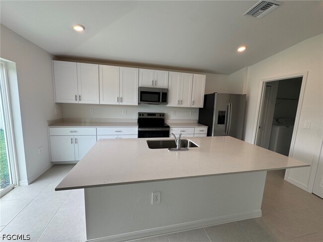 Building Photo - 17313 Cantu Ct