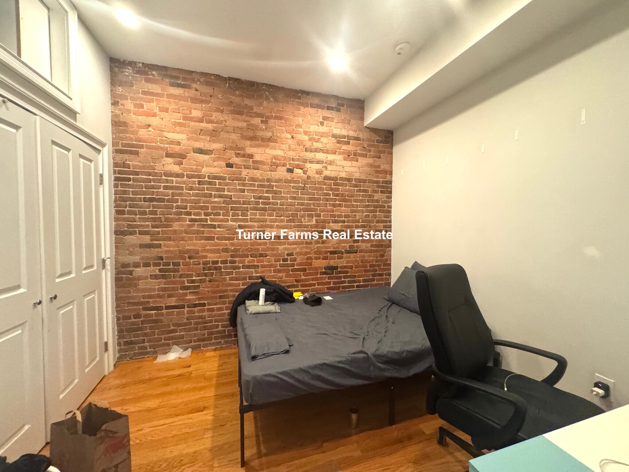 Building Photo - 1087 Beacon St