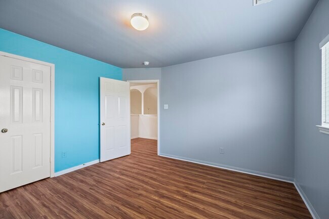 Building Photo - 12202 Mardi Gras Dr