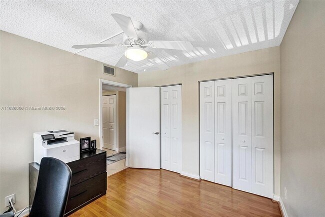 Building Photo - 1900 Sabal Palm Dr