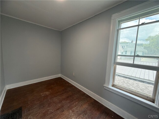 Building Photo - 551 E Gansevoort St