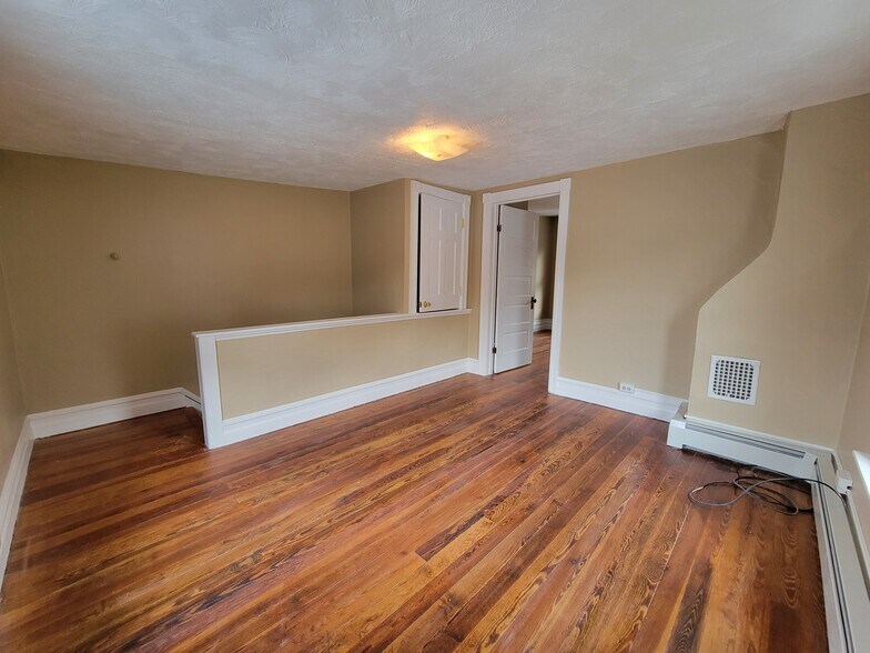 Building Photo - 104 Springgarden St