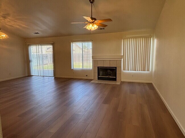 Building Photo - Open House Thursday, July 3rd 3:30-5. Come...