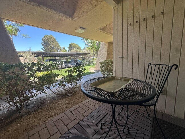 Building Photo - 2801 Los Felices Cir E
