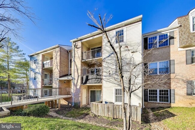 Building Photo - 8205 Whispering Oaks Way