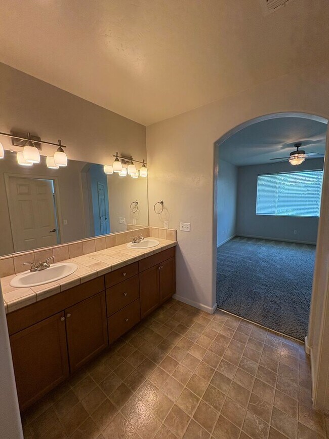 Building Photo - Lovely home available now!