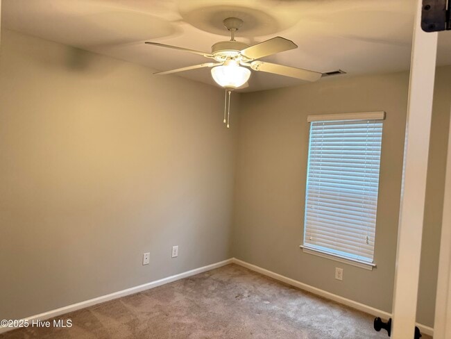 Building Photo - 3661 Thornbrook Dr