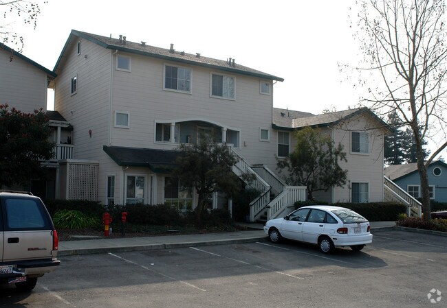 Building Photo - Washington Creek