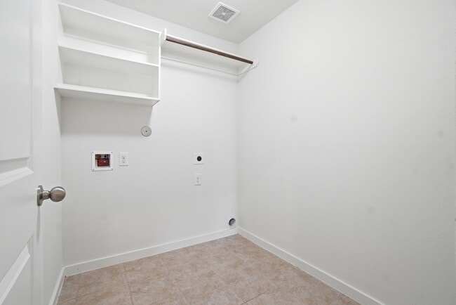 Building Photo - 40477 Mostyn Lake Dr