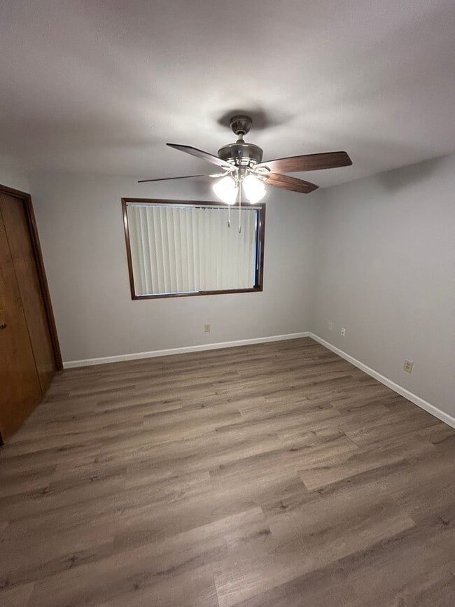 Building Photo - WES410