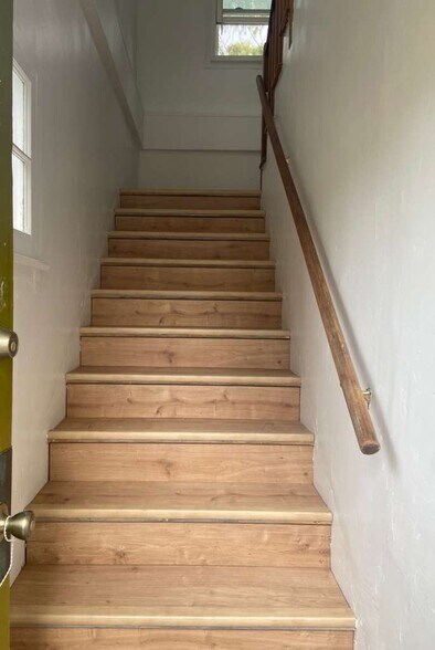 Building Photo - 822 Orange Ave